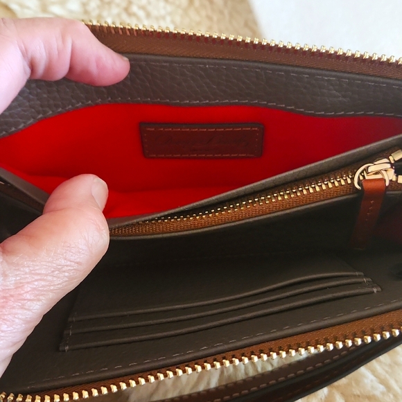 NWT IOB Dooney & Bourke Elephant Pebbled Leather Wallet 🩶🐘♥️ - Picture 13 of 16